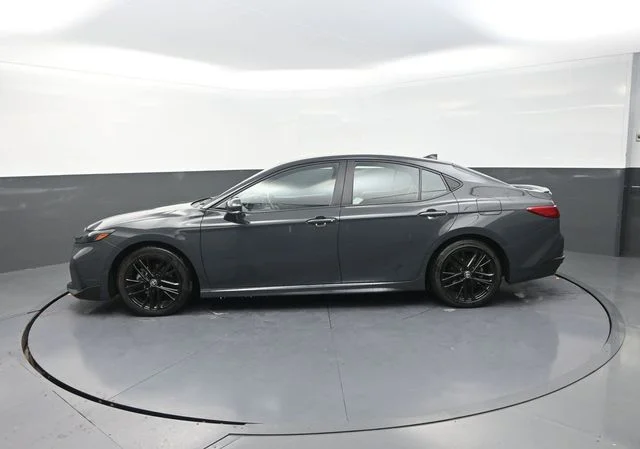 Used 2025  Toyota SE image 4