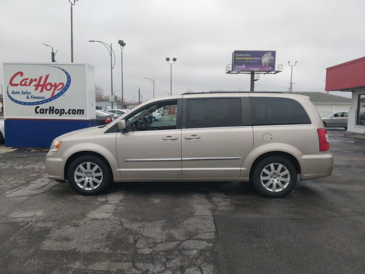 2013 Chrysler Town & Country Touring