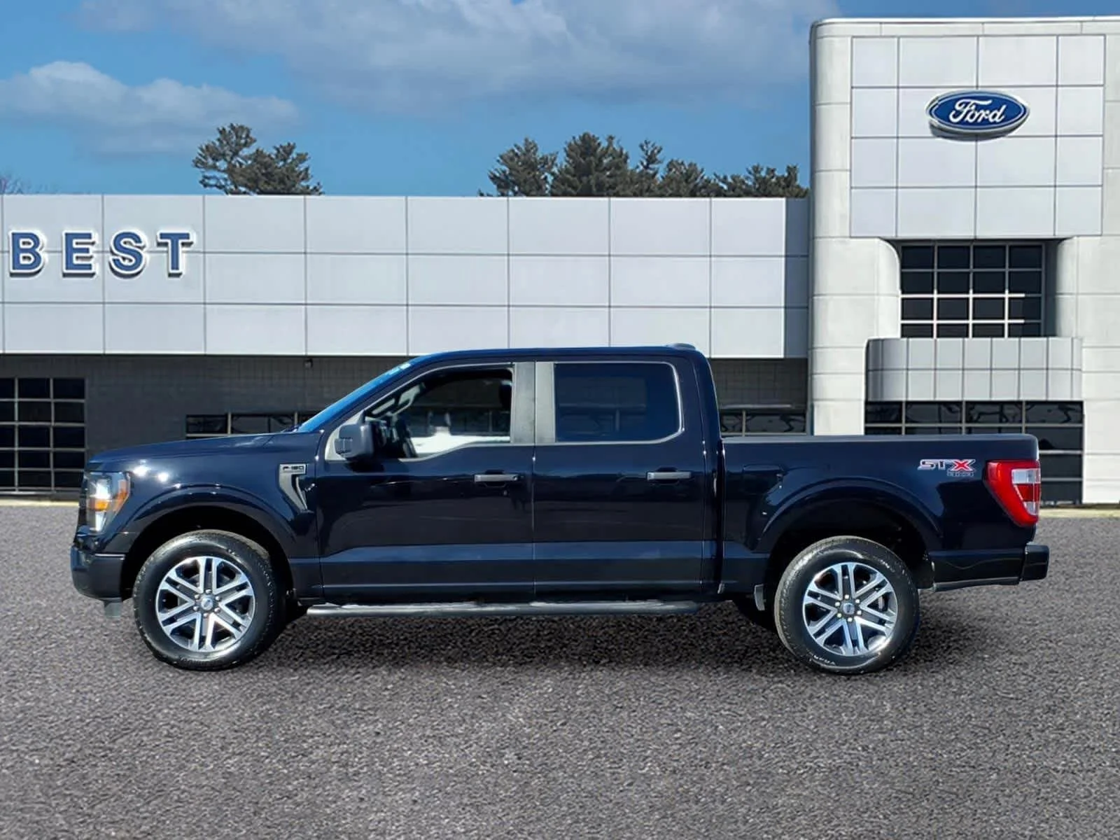 Used 2023 Agate Black Metallic Ford XL image 2