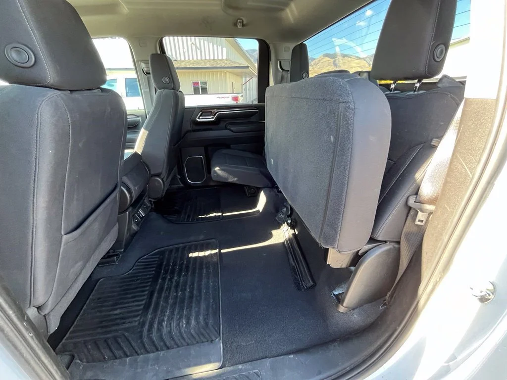 Used 2025 Summit White Chevrolet LT image 16