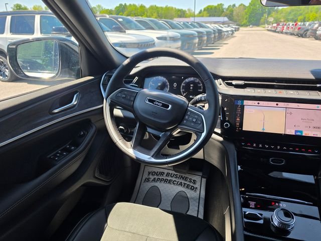 New 2026 Silver Zynith Exterior Paint Jeep Altitude image 14