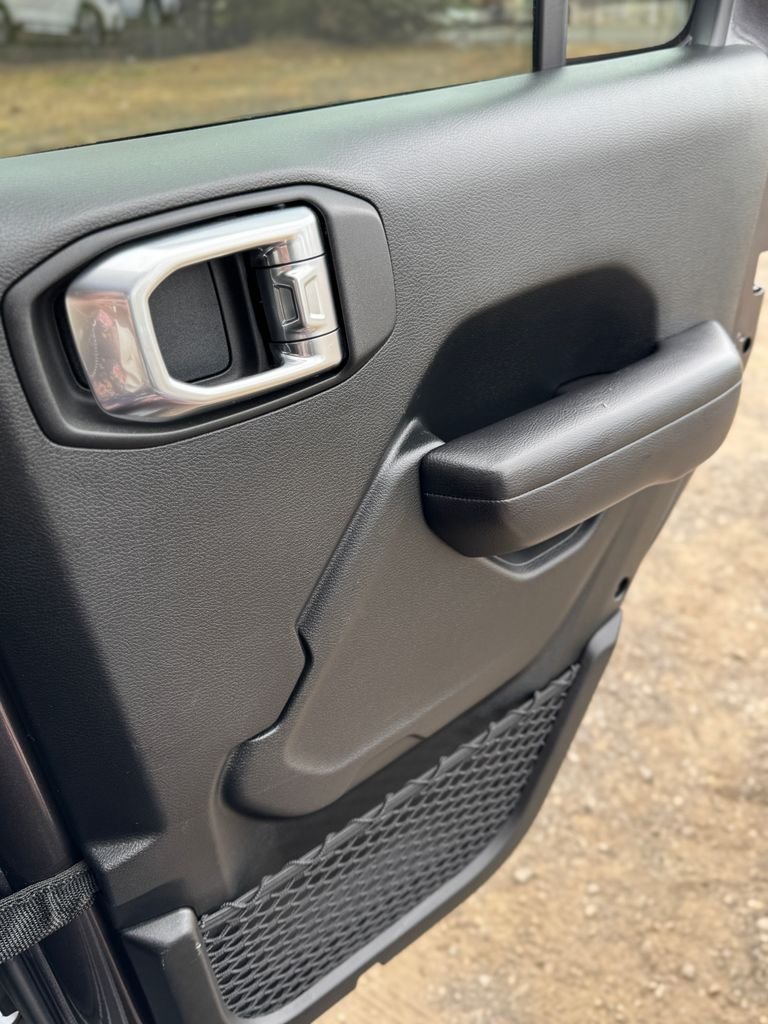 Used 2018 Granite Crystal Metallic Clearcoat Jeep Unlimited Sport S image 35