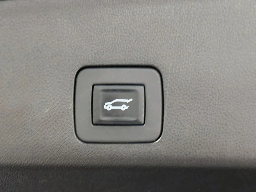 Used 2021 Black Buick Select image 13