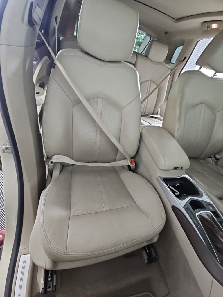 Used 2010 Gold Cadillac Luxury image 18