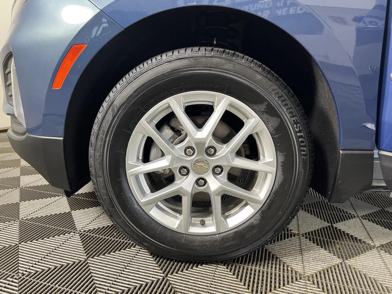 Used 2024 Lakeshore Blue Metallic Chevrolet LT image 30