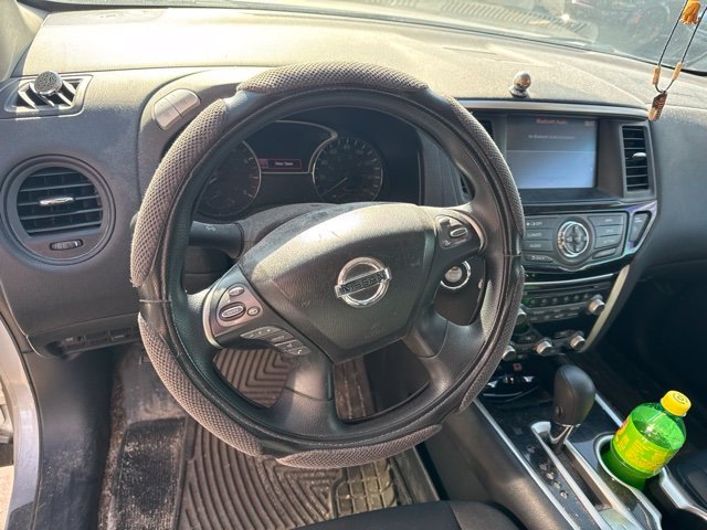 Used 2017 Brilliant Silver Metallic Nissan S image 8