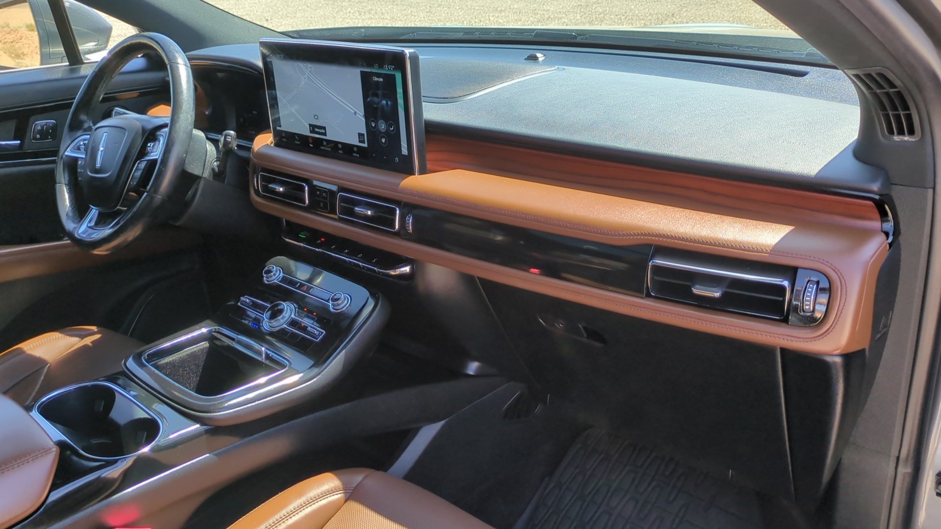 Used 2022 Gray Metallic Lincoln Reserve image 32