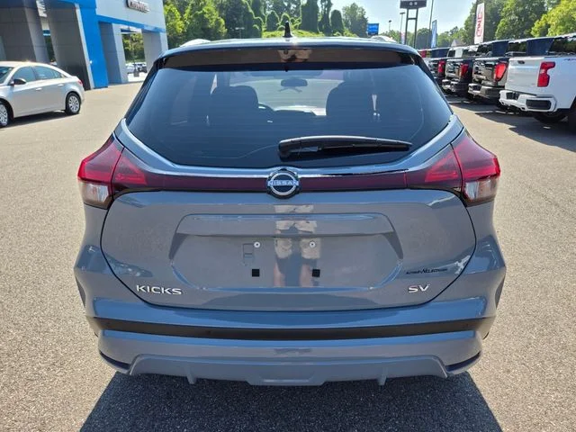 Used 2024 Gray Nissan SV image 8
