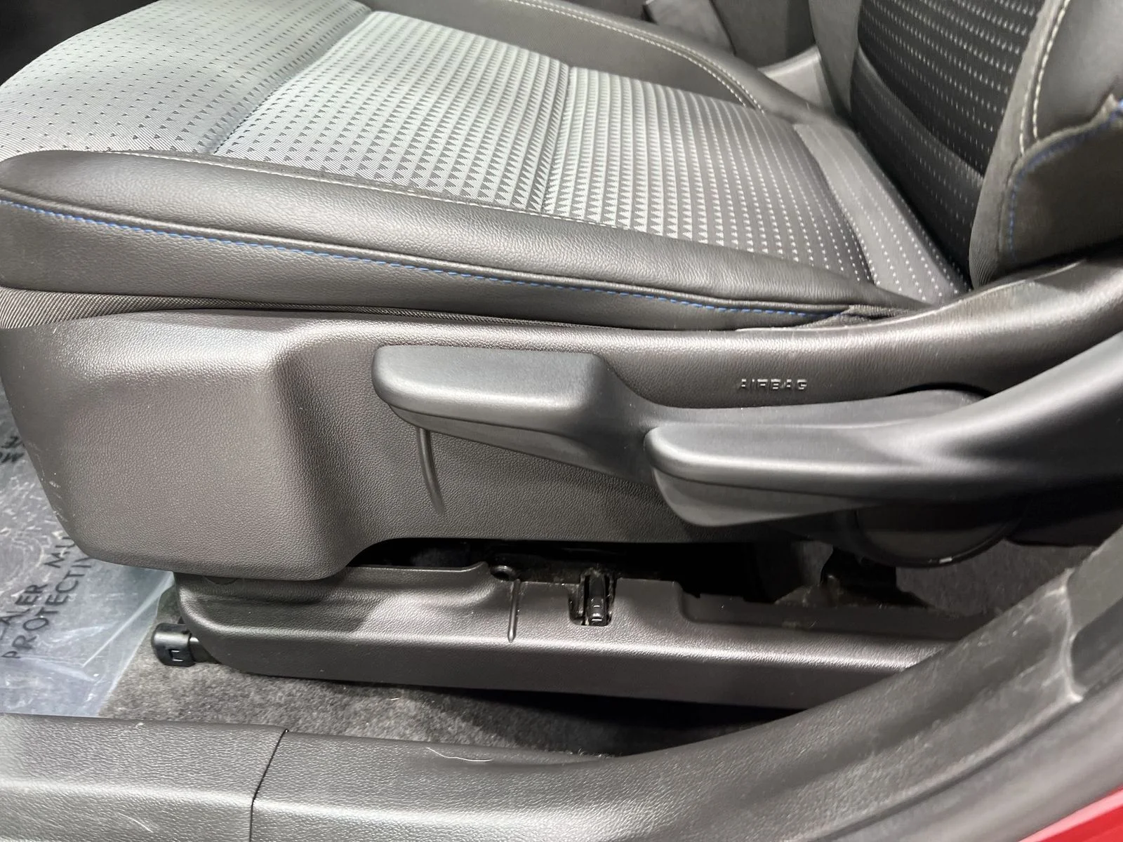 2025 Chevrolet Trax LT - Photo 12