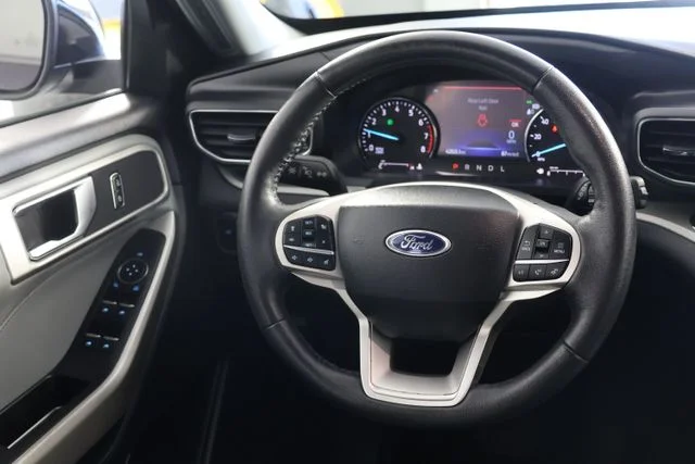 Used 2023 Black Ford XLT image 10