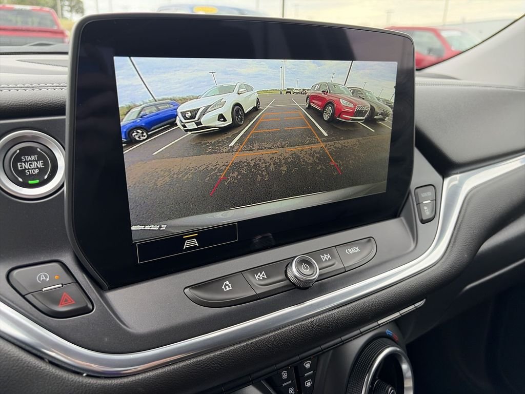Used 2023 Gray Chevrolet LT image 17