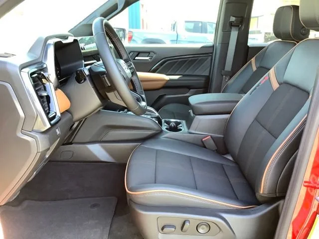 2026 GMC Canyon AT4 - Photo 13