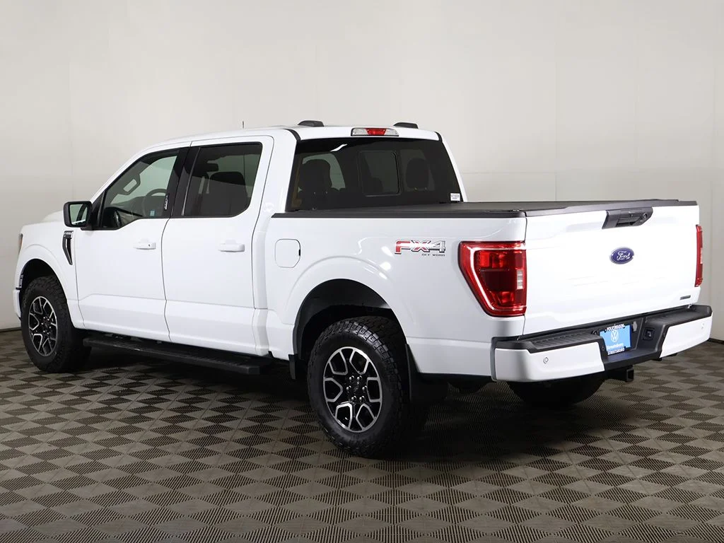 Used 2023 Oxford White Ford XLT image 9
