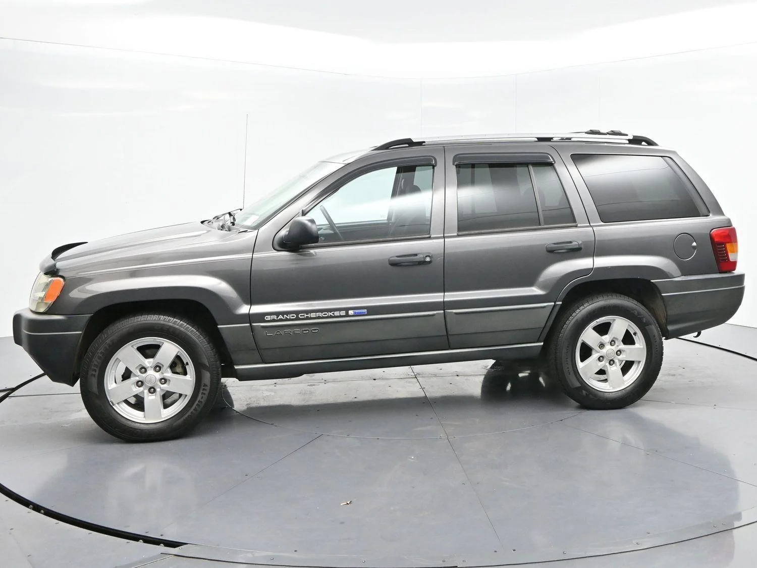 Used 2004  Jeep Columbia Edition 2WD image 4