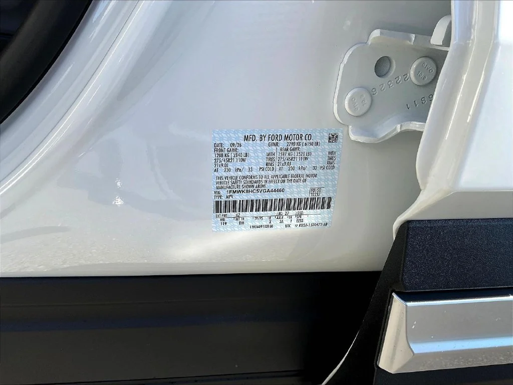 New 2027 Star White Metallic Tri-Coat Ford Platinum™ image 8