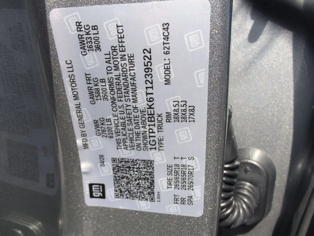 New 2026 Sterling Metallic GMC Elevation image 32