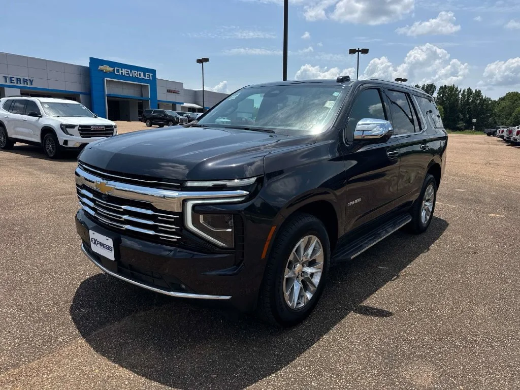 Used 2025 Gray Chevrolet Premier image 3