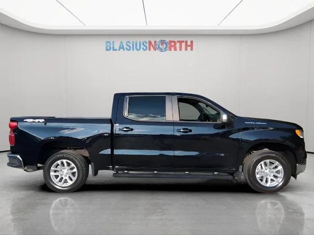 Used 2022 Black Chevrolet LT image 5