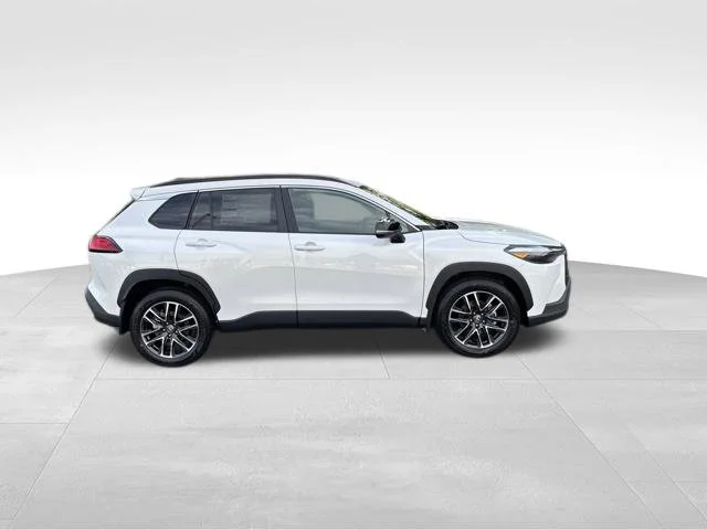New 2026 Wind Chill Pearl Toyota XLE image 7