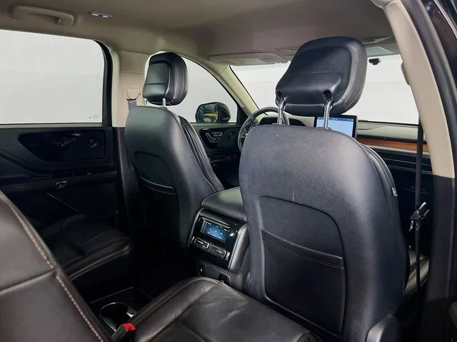 Used 2020 Black Metallic Lincoln Reserve image 9