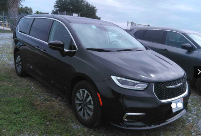 2023 Chrysler Pacifica Hybrid Touring L