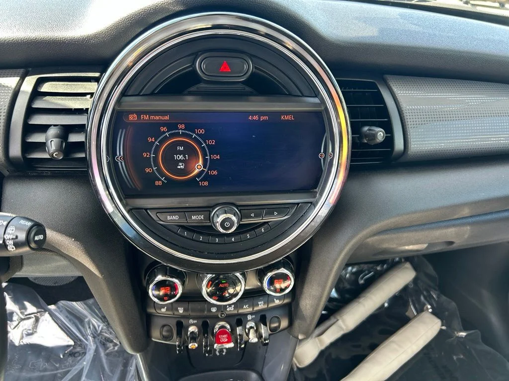 Used 2015 White MINI Base image 17