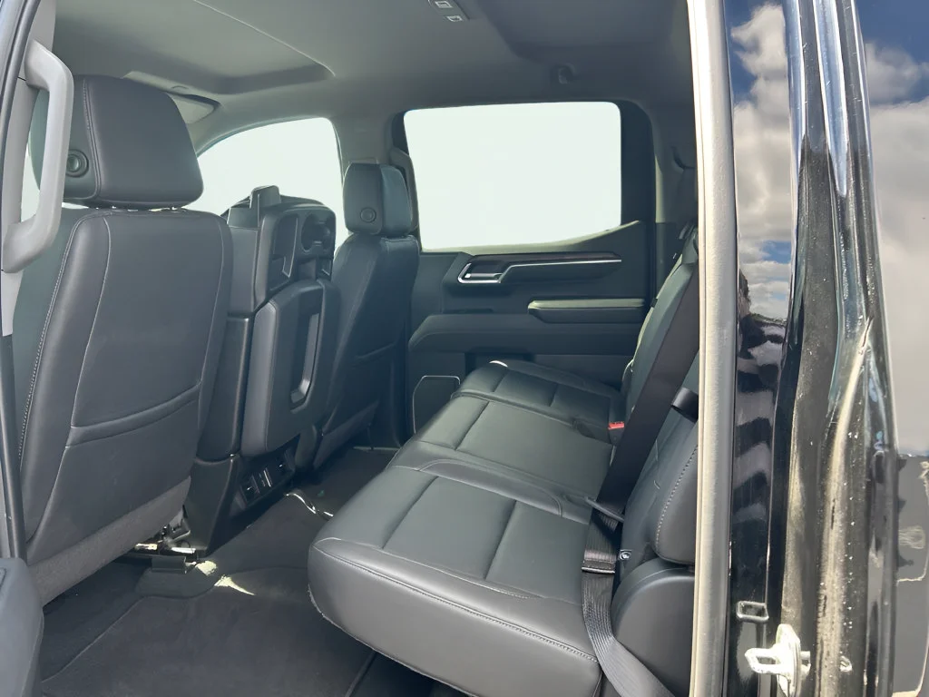 2025 GMC Sierra 1500 SLT - Photo 14
