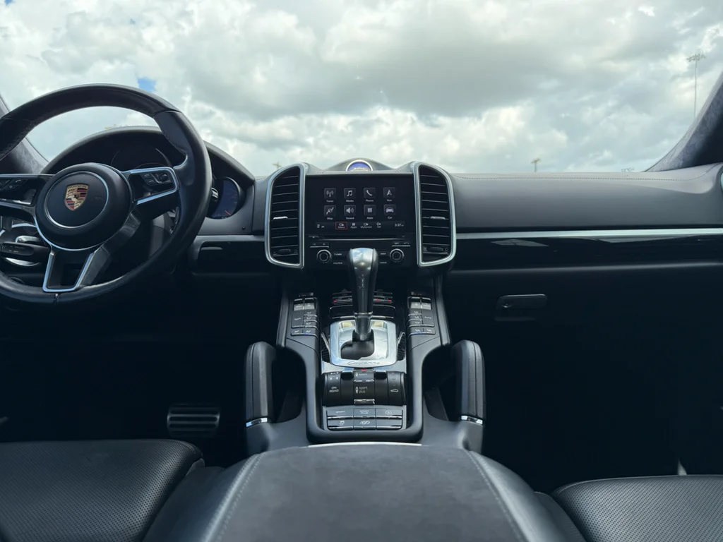Used 2017  Porsche GTS image 13