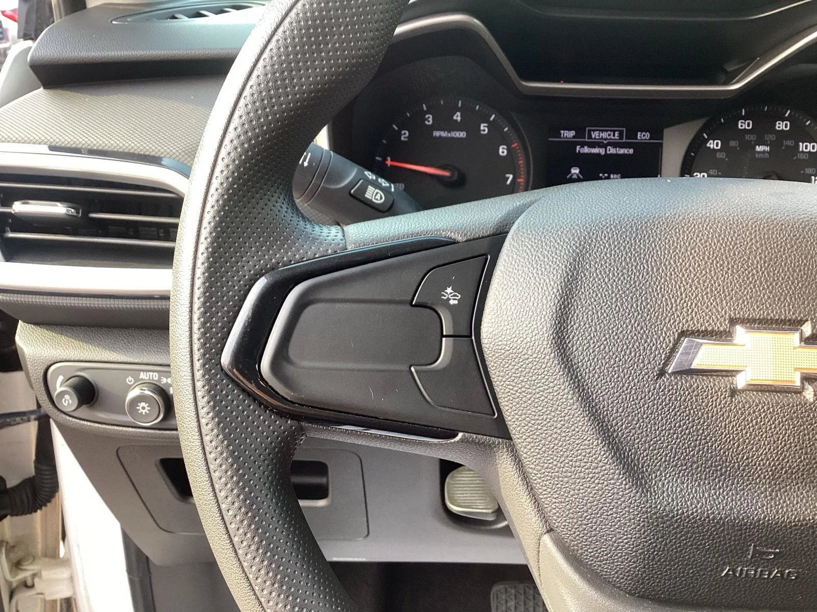 Used 2022 Summit White Chevrolet LS image 14