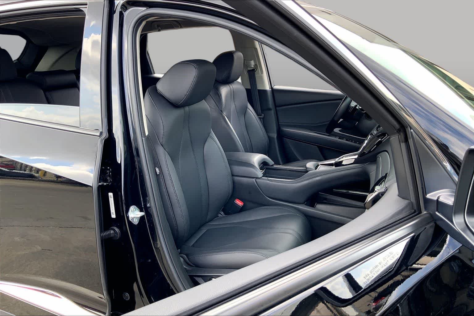 Certified Used 2023 Majestic Black Pearl Acura SH-AWD image 9