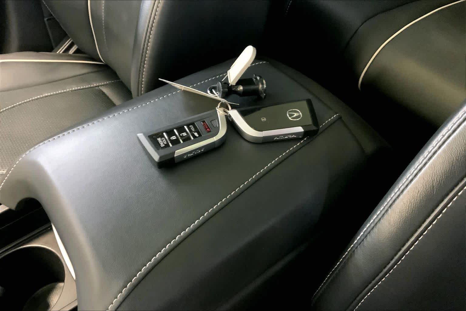 Used 2024 Liquid Carbon Metallic Acura w/Advance Package image 14