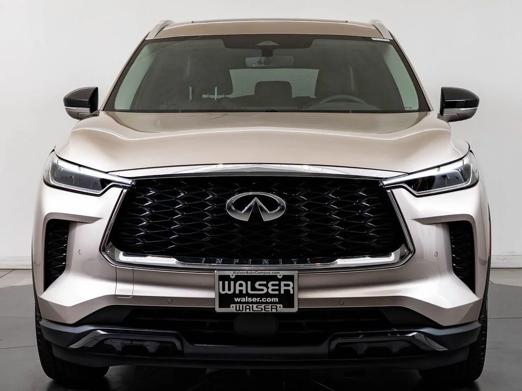 Used 2023 Warm Titanium INFINITI LUXE image 2