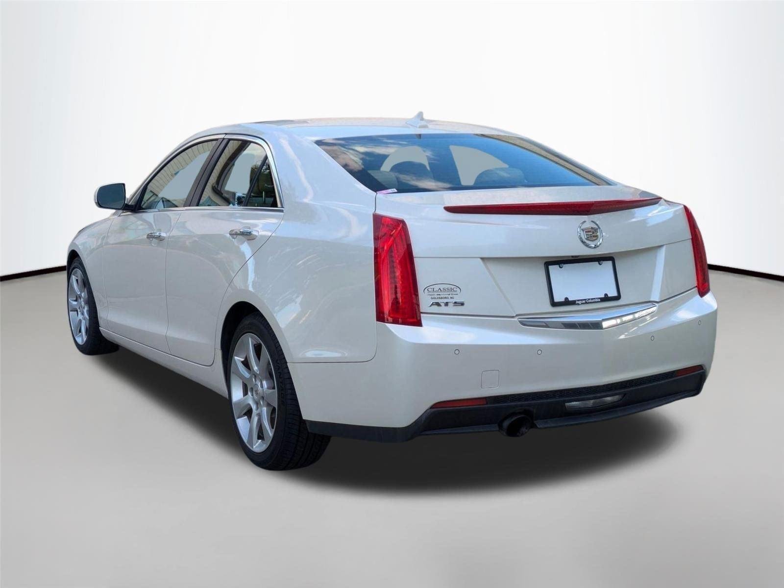 Used 2013 White Diamond Tricoat Cadillac Luxury image 7