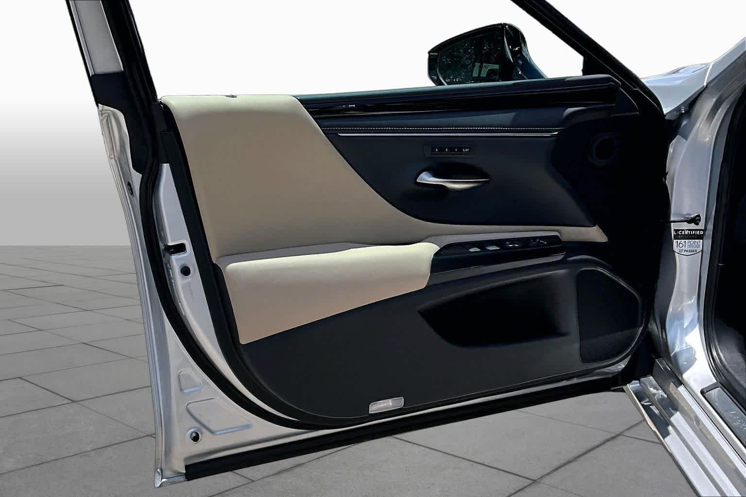 Used 2020 Silver Lining Metallic Lexus  image 26