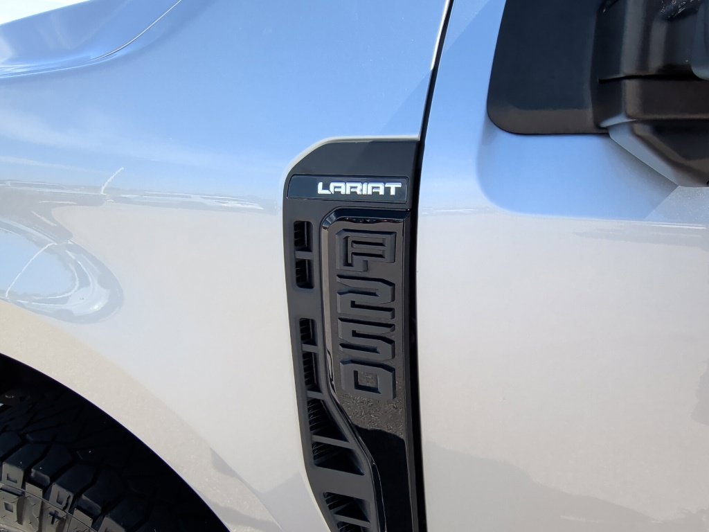 Used 2024 Iconic Silver Metallic Ford Lariat image 50