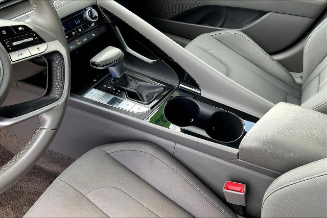 2025 Hyundai Elantra SEL - Photo 20