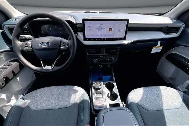 New 2026 Oxford White Ford XLT image 5