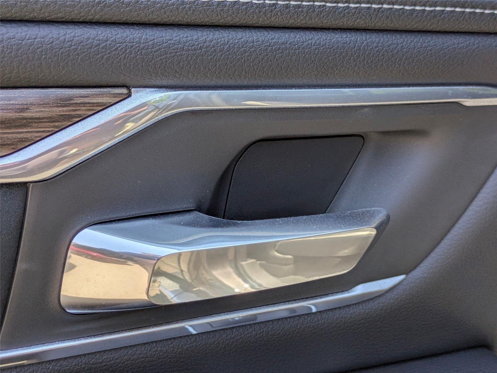 Used 2020 Granite Crystal Metallic Clearcoat Ram Laramie image 24