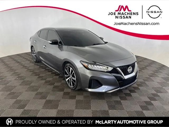 2021 Nissan Maxima SV's photo