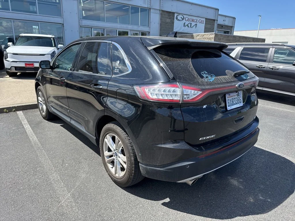 Used 2018 Black Ford SEL image 4