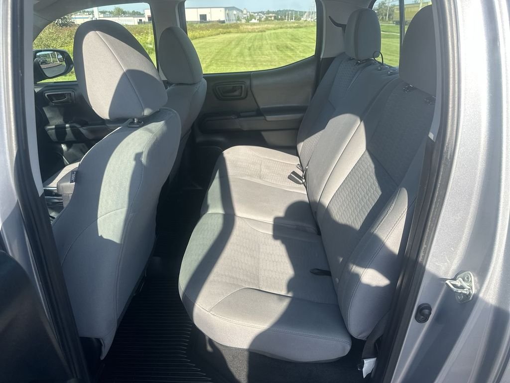 Used 2018 Silver Toyota SR image 28