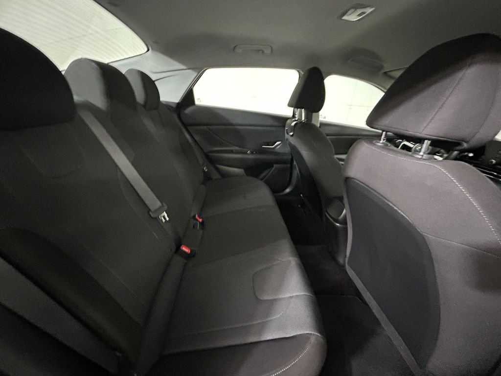 Used 2022 Gray Hyundai SE image 17