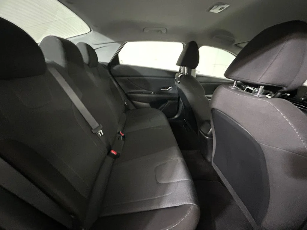 Used 2022 Gray Hyundai SE image 17