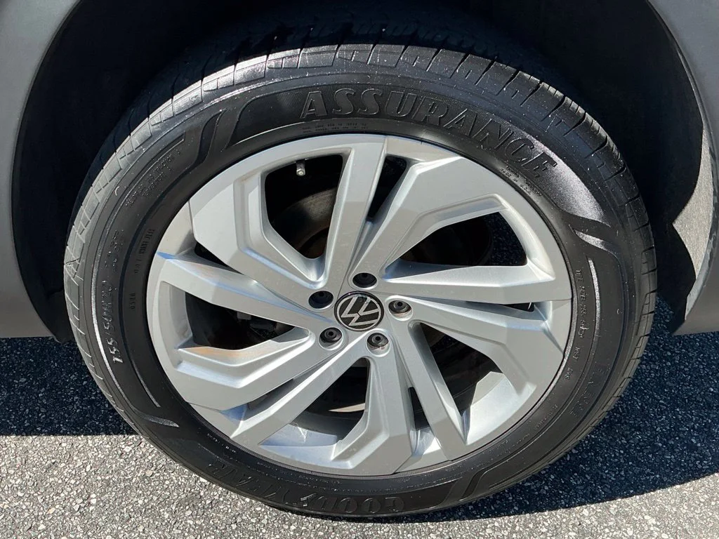 Used 2023  Volkswagen 3.6L V6 SE w/Technology image 21