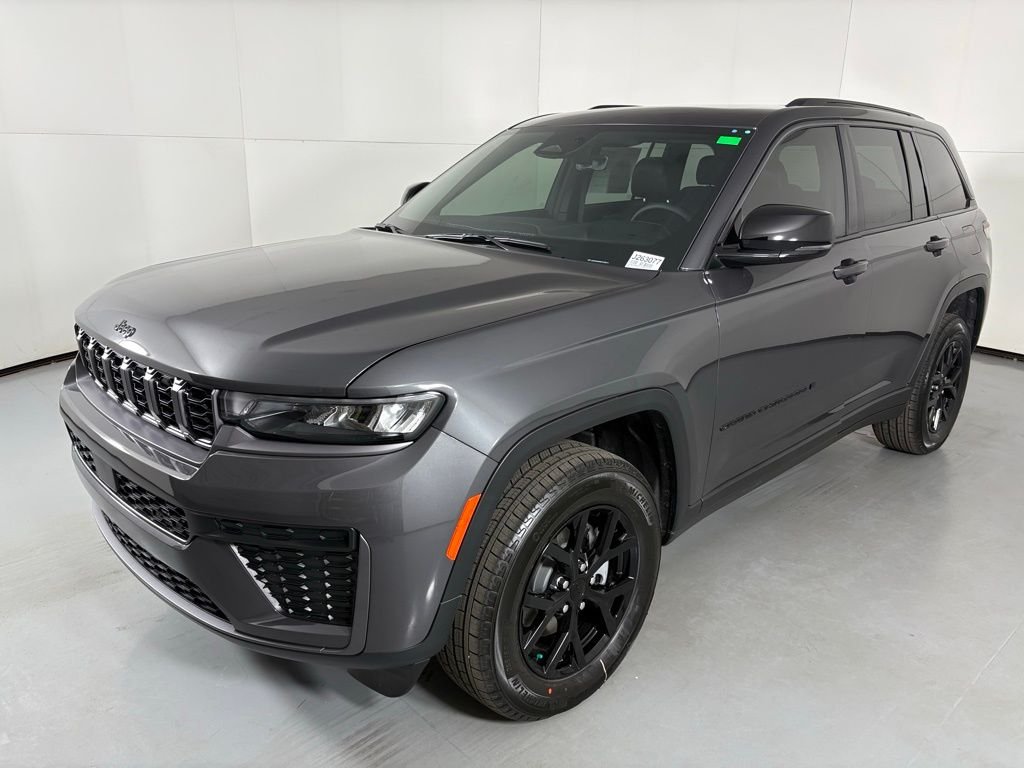 New 2026 Baltic Gray Metallic Clear-Coat Exterior Paint Jeep Altitude image 4