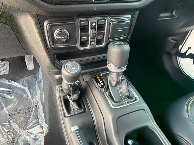 New 2026 Bright White Clearcoat Jeep Sahara image 27