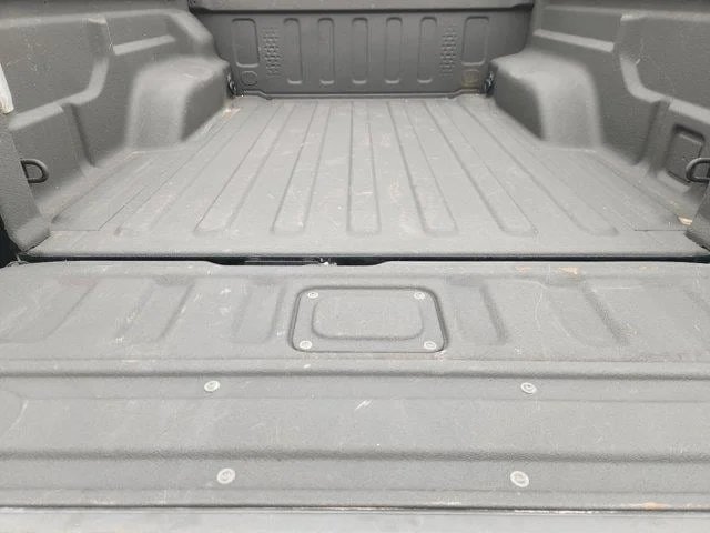 Used 2020 Black Clearcoat Jeep Overland 4x4 Crew Cab 5 ft. box image 29