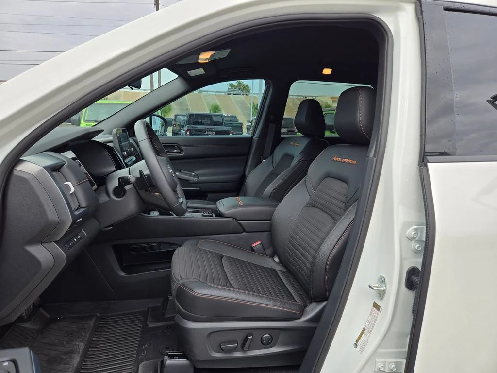 Used 2025 White Nissan Rock Creek image 9