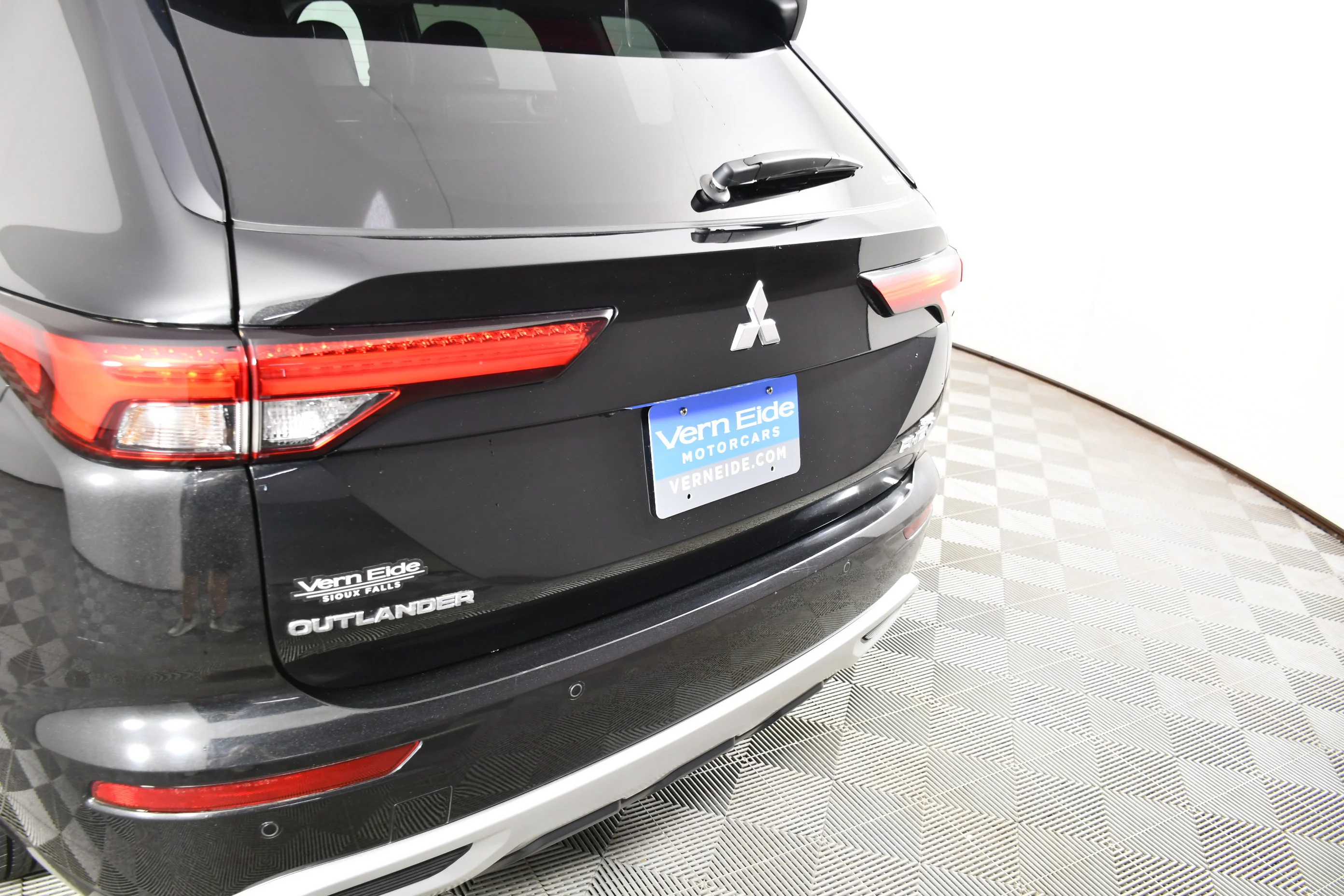 Certified Used 2024 Black Diamond Mitsubishi SEL image 15