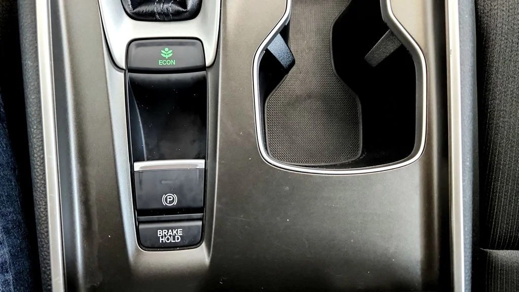 Used 2020  Honda LX image 33
